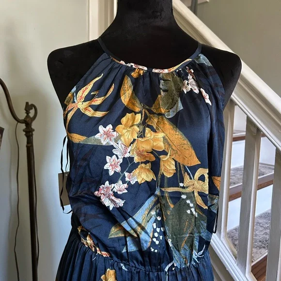 Liquorish pleated zip open back halter dress-Size 8-NWT - Picture 2 of 7